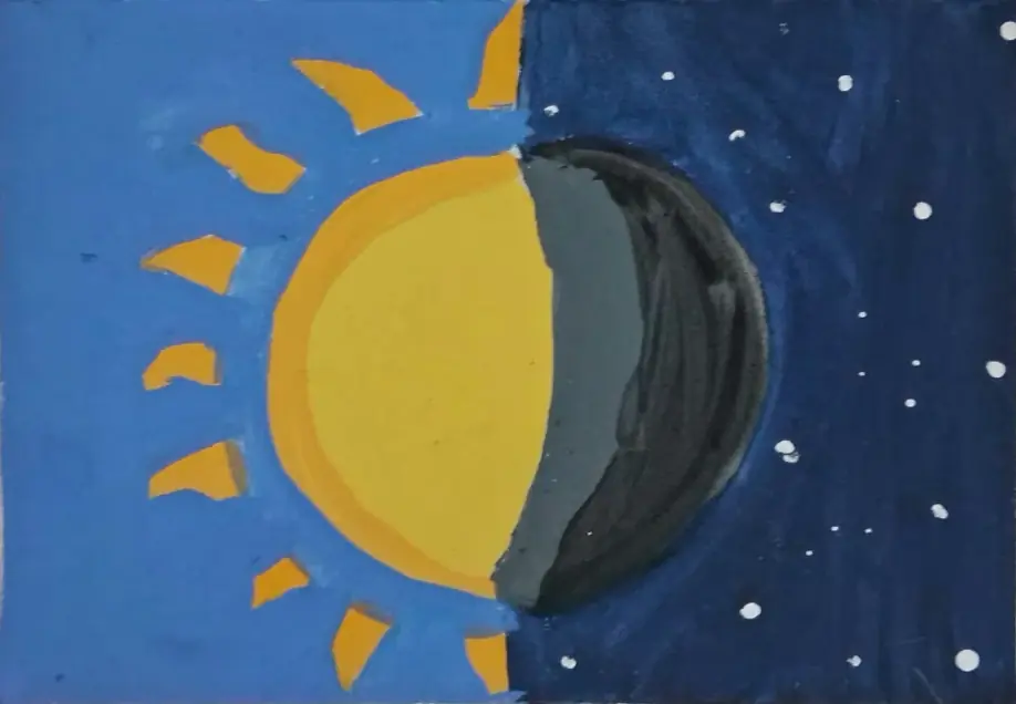 Composição com sol amarelo, lua em cinza e preto e estrelas sobre azuis.